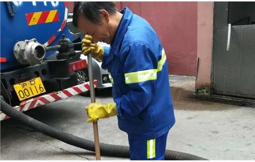 徐汇区环卫公司及时做好便民服务